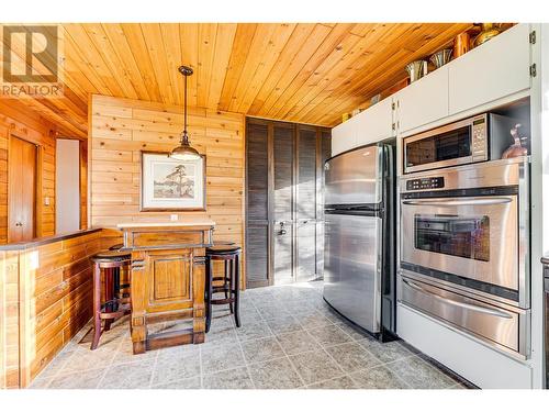 6534 Apollo Road, Vernon, BC - Indoor Photo Showing Kitchen With Stainless Steel Kitchen