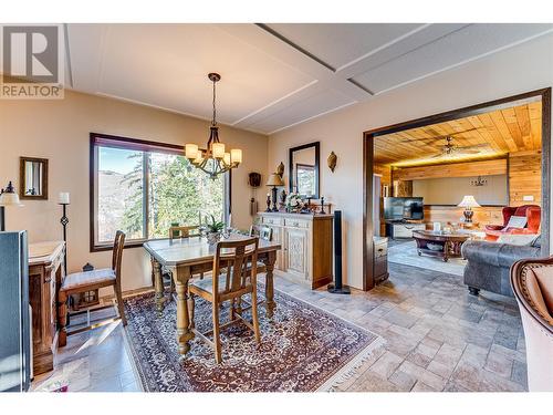 6534 Apollo Road, Vernon, BC - Indoor Photo Showing Dining Room