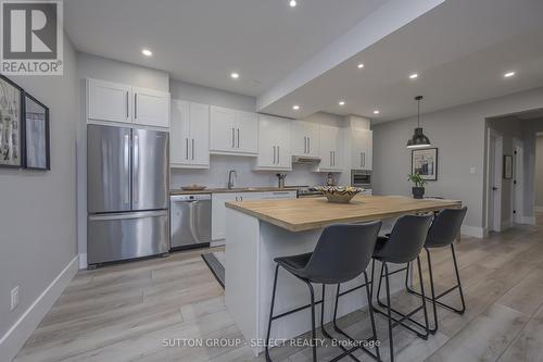 185 Commissioners Road E, London, ON - Indoor Photo Showing Kitchen With Upgraded Kitchen