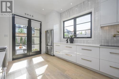 185 Commissioners Road E, London, ON - Indoor Photo Showing Kitchen