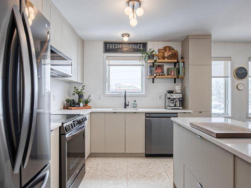 Kitchen - 4-2079 Ch. Du Tremblay, Longueuil (Le Vieux-Longueuil), QC - Indoor Photo Showing Kitchen With Upgraded Kitchen