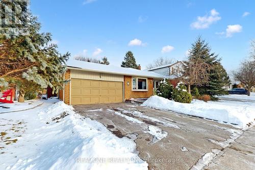 47 Howlett Avenue, Newmarket, ON - Outdoor