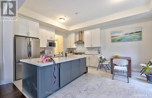 Unit 1 - 1197 Stag Hollow, Oakville, ON - Indoor Photo Showing Kitchen With Double Sink