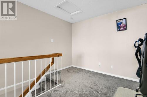 1105 Gablefield Pvt Crescent E, Ottawa, ON - Indoor Photo Showing Other Room