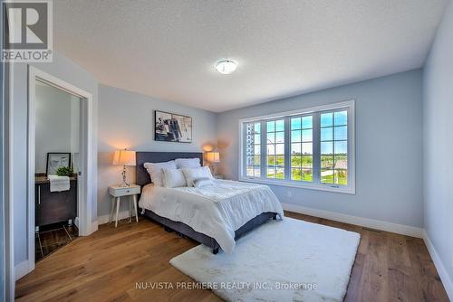 18 - 3560 Singleton Avenue, London, ON - Indoor Photo Showing Bedroom