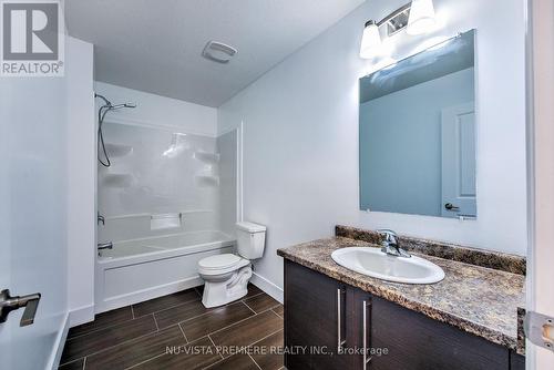 18 - 3560 Singleton Avenue, London, ON - Indoor Photo Showing Bathroom