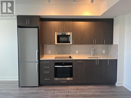 235 - 2545 Simcoe Street N, Oshawa, ON - Indoor Photo Showing Kitchen