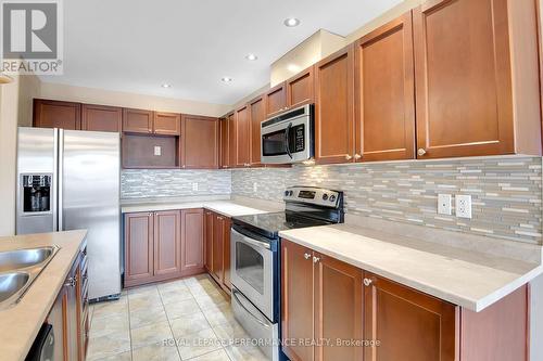 1843 Arrowgrass Way, Ottawa, ON - Indoor Photo Showing Kitchen With Stainless Steel Kitchen With Upgraded Kitchen