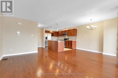 1843 Arrowgrass Way, Ottawa, ON - Indoor Photo Showing Kitchen