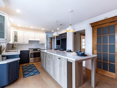 Kitchen - 1003 Rue Faessler, Beloeil, QC - Indoor Photo Showing Kitchen With Upgraded Kitchen