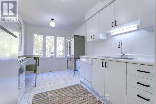 1126 Beechnut Road, Oakville, ON - Indoor Photo Showing Kitchen