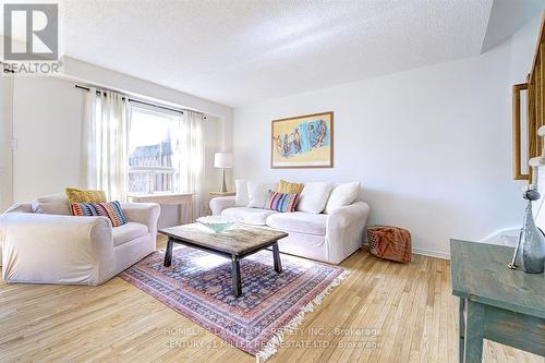 1126 Beechnut Road, Oakville, ON - Indoor Photo Showing Living Room