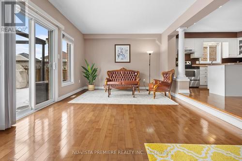 1372 Pleasantview Drive, London, ON - Indoor Photo Showing Living Room