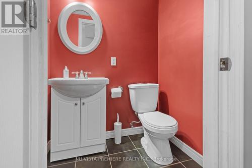 1372 Pleasantview Drive, London, ON - Indoor Photo Showing Bathroom