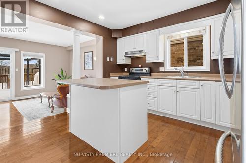 1372 Pleasantview Drive, London, ON - Indoor Photo Showing Kitchen With Double Sink