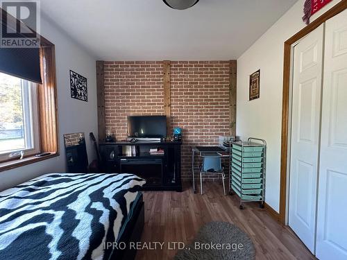 2607 Norman Road, Hamilton, ON - Indoor Photo Showing Bedroom