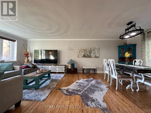 2607 Norman Road, Hamilton, ON - Indoor Photo Showing Living Room