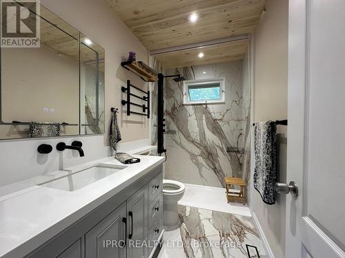 2607 Norman Road, Hamilton, ON - Indoor Photo Showing Bathroom