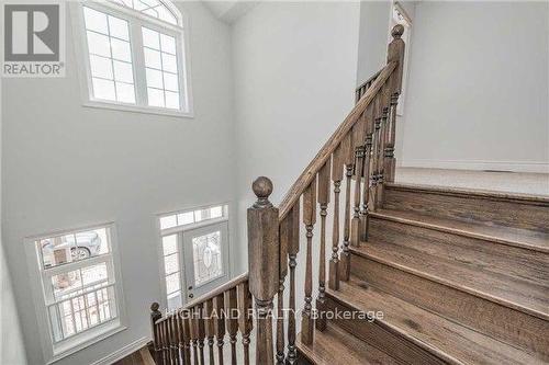 471 Grindstone Trail, Oakville, ON - Indoor Photo Showing Other Room