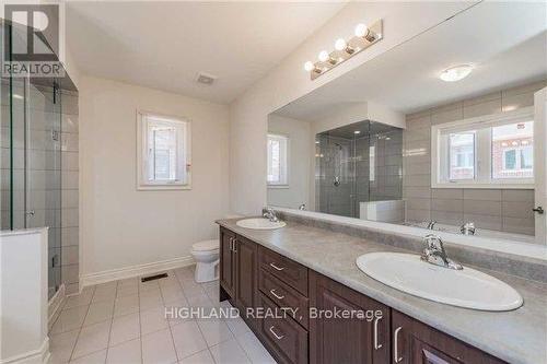 471 Grindstone Trail, Oakville, ON - Indoor Photo Showing Bathroom