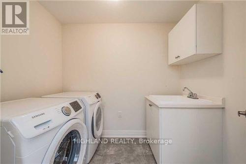 471 Grindstone Trail, Oakville, ON - Indoor Photo Showing Laundry Room