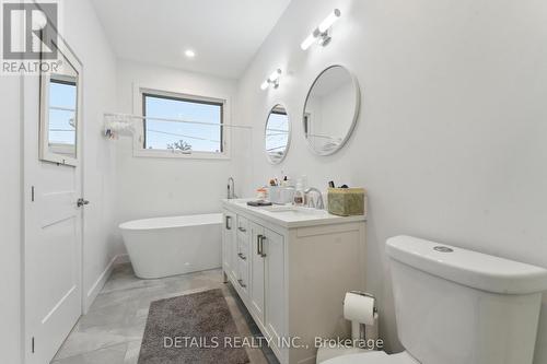 135 Duford Street, Ottawa, ON - Indoor Photo Showing Bathroom