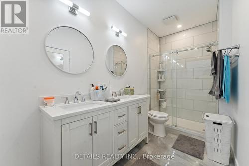 135 Duford Street, Ottawa, ON - Indoor Photo Showing Bathroom