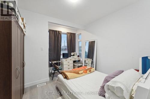 135 Duford Street, Ottawa, ON - Indoor Photo Showing Bedroom