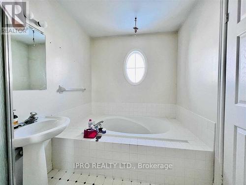 44 - 2800 Courtice Road, Clarington, ON - Indoor Photo Showing Bathroom