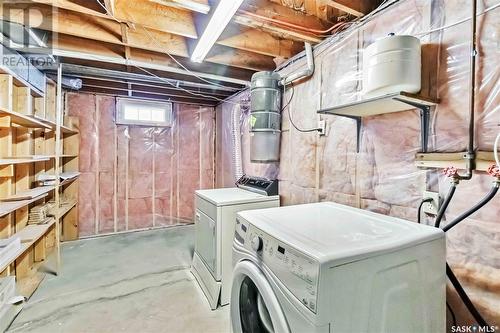 2506 Ewart Avenue, Saskatoon, SK - Indoor Photo Showing Laundry Room