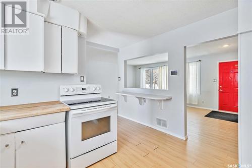 2506 Ewart Avenue, Saskatoon, SK - Indoor Photo Showing Kitchen