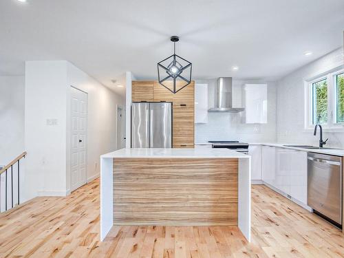 Cuisine - 152 Rue De Callières, Saint-Bruno-De-Montarville, QC - Indoor Photo Showing Kitchen With Upgraded Kitchen