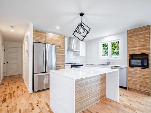 Cuisine - 152 Rue De Callières, Saint-Bruno-De-Montarville, QC - Indoor Photo Showing Kitchen With Upgraded Kitchen