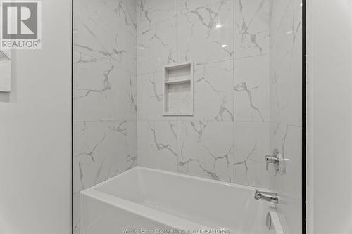 4782 Montgomery Drive Unit# A, Lasalle, ON - Indoor Photo Showing Bathroom