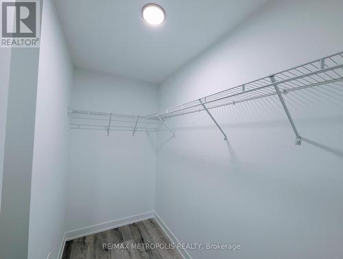 4204 - 327 King Street W, Toronto, ON - Indoor With Storage