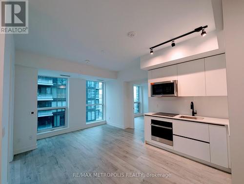 4204 - 327 King Street W, Toronto, ON - Indoor Photo Showing Kitchen