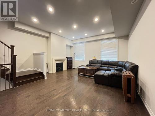 10397 Woodbine Avenue, Markham, ON - Indoor