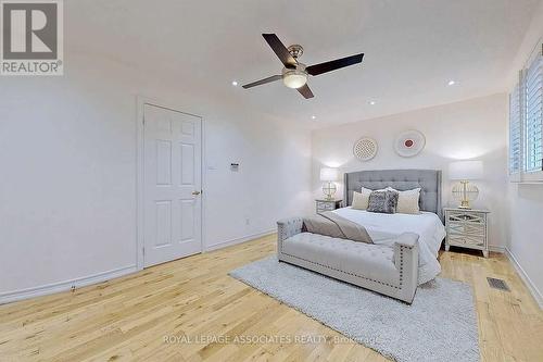 Upper - 44 Alpine Crescent, Richmond Hill, ON - Indoor Photo Showing Bedroom