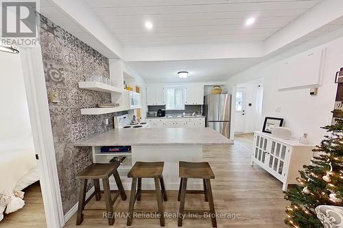 20 Tuyll Street, Bluewater (Bayfield), ON - Indoor Photo Showing Kitchen