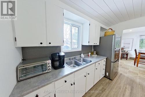 20 Tuyll Street, Bluewater (Bayfield), ON - Indoor Photo Showing Kitchen