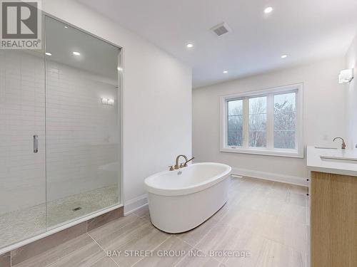 31 Meizhou Avenue, Markham, ON - Indoor Photo Showing Bathroom