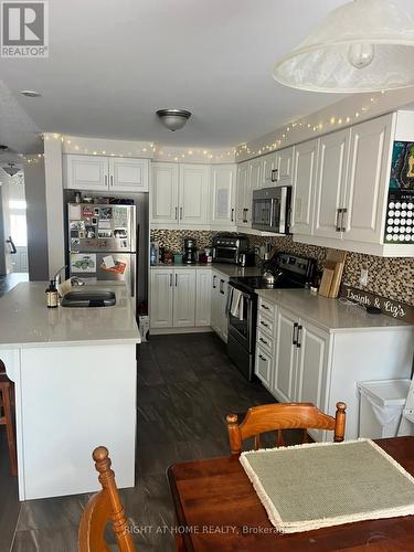 209 Hartsmere Drive, Ottawa, ON - Indoor Photo Showing Kitchen With Double Sink