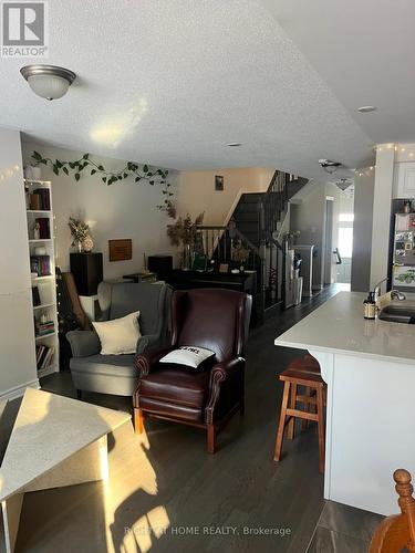 209 Hartsmere Drive, Ottawa, ON - Indoor Photo Showing Living Room