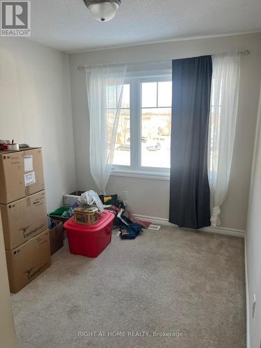 209 Hartsmere Drive, Ottawa, ON - Indoor Photo Showing Bedroom