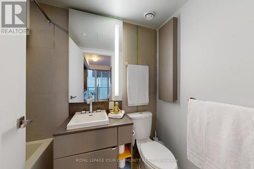 602 - 101 Peter Street, Toronto, ON - Indoor Photo Showing Bathroom