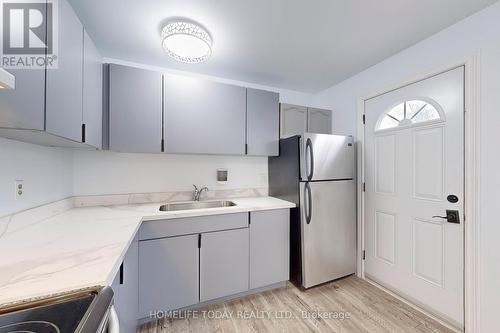 29 Wellington Avenue E, Oshawa, ON - Indoor Photo Showing Kitchen