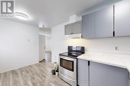 29 Wellington Avenue E, Oshawa, ON - Indoor Photo Showing Kitchen