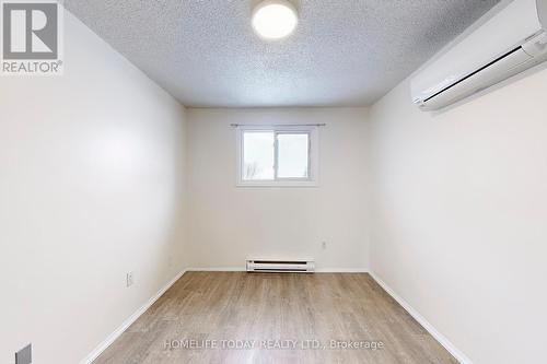 29 Wellington Avenue E, Oshawa, ON - Indoor Photo Showing Other Room