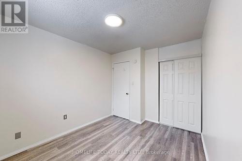 29 Wellington Avenue E, Oshawa, ON - Indoor Photo Showing Other Room