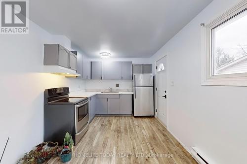 29 Wellington Avenue E, Oshawa, ON - Indoor Photo Showing Kitchen